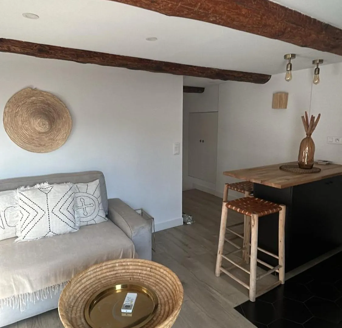 Place Aux Huiles Marseille Apartment