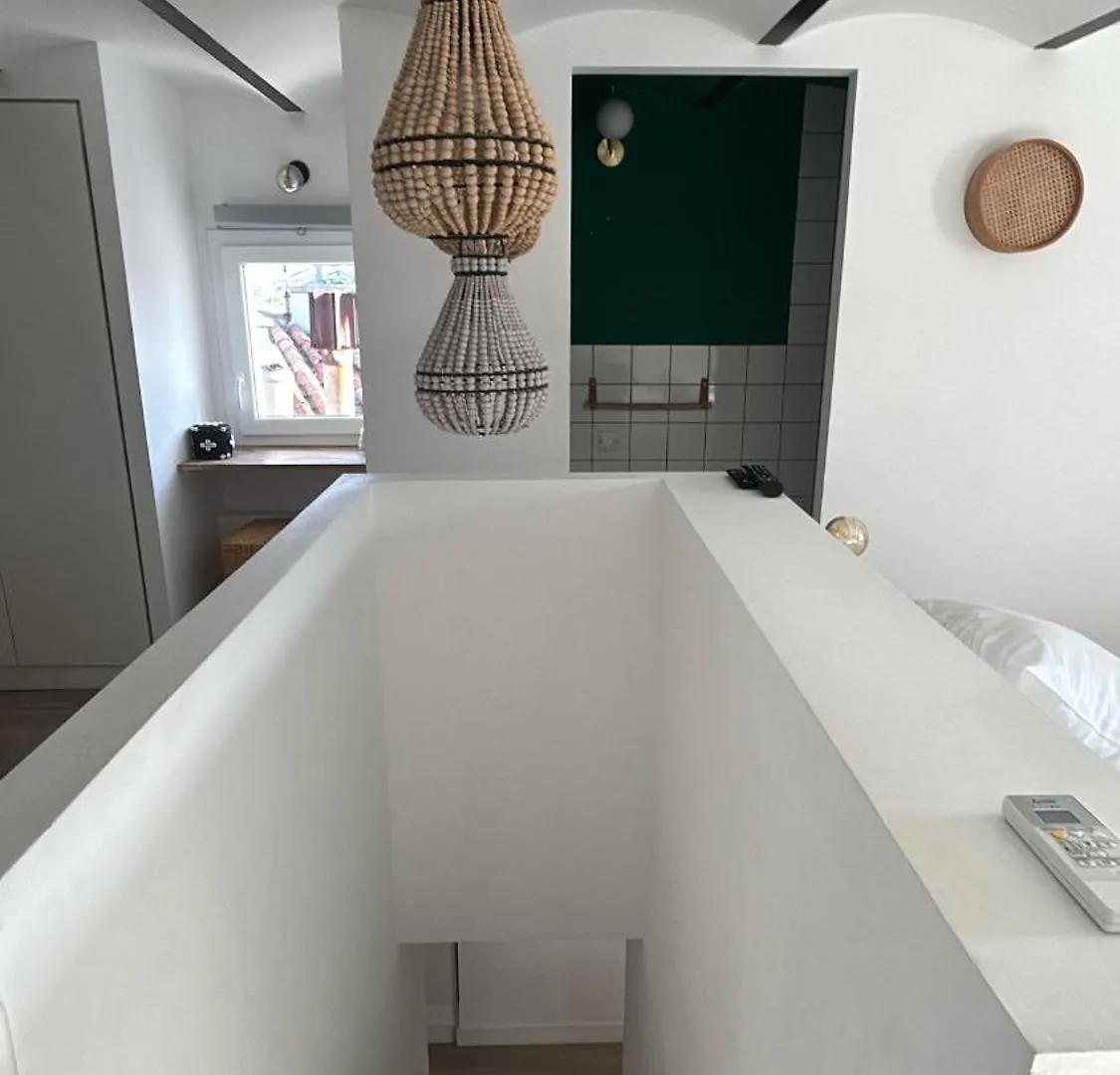 Place Aux Huiles Marseille Apartment